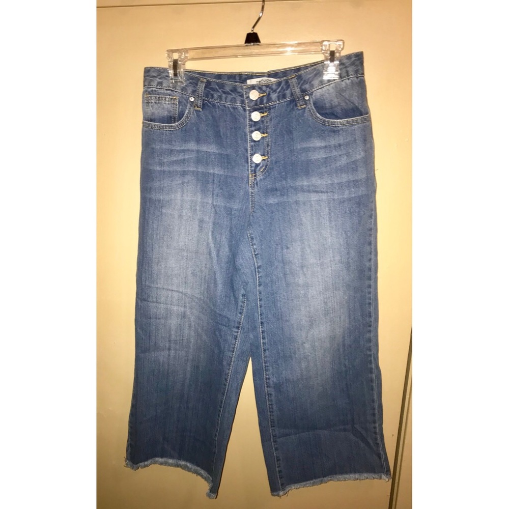 Multiple button cropped flare jeans